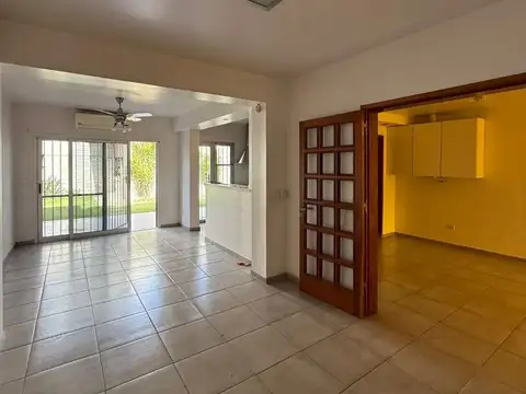 Casa 5 ambientes con 3 baños