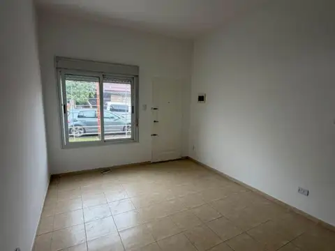 Casa en Alquiler en Ramos Mejía, $ 410.000