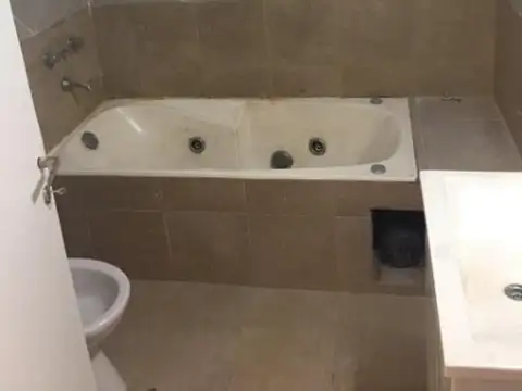 Depto Tipo Casa 3 ambientes con 2 baños