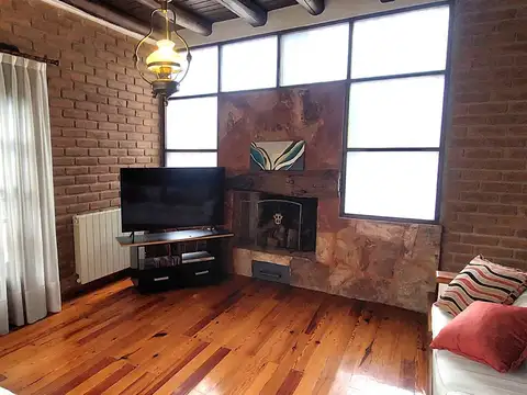 Casa 9 ambientes con 3 baños