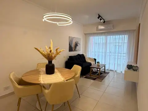 Venta Departamento 2 ambientes con Dependencia.  Colón y Lamadrid