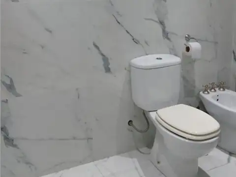 Depto Tipo Casa en Venta con 2 cocheras