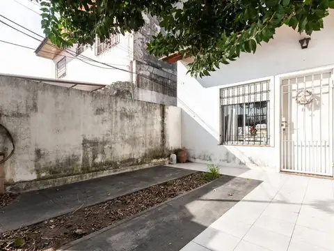 Depto Tipo Casa en Venta con 1 cocheras