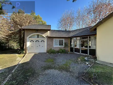 Casa en Venta con 2 cocheras