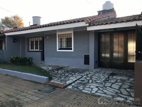 Chalet 3 ambientes venta Banfield