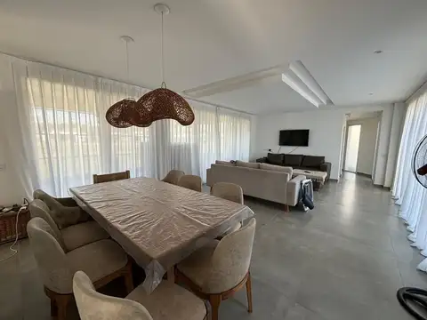 Casa en Alquiler en Countries y Barrios Cerrados en Esteban Echeverria, USD 6.000