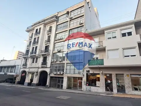 VENTA OFICINA CON RENTA CIUDAD VIEJA
