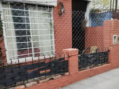 PH en venta - 2 Dormitorios 1 Baño - Merlo