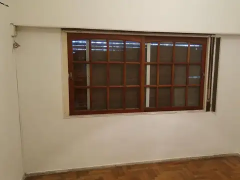 Depto Tipo Casa en Alquiler con 1 cocheras