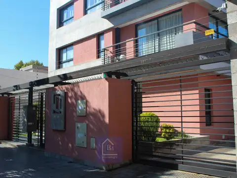 Departamento 2 ambientes con 3 cocheras – Ituzaingó Norte