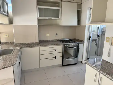 Manzanares 4500, Piso 4