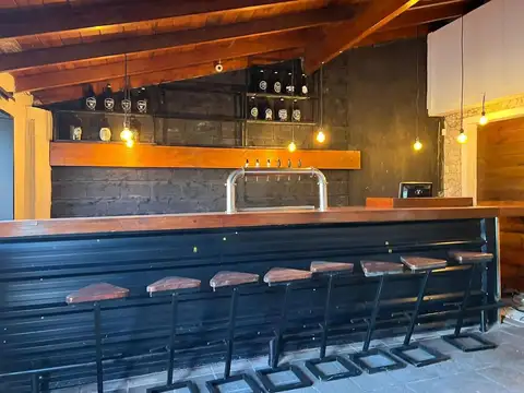 LOCAL EN VENTA A METROS DE HIPOLITO YRIGOYEN 