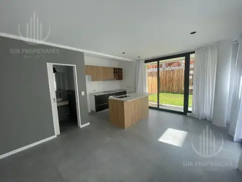 Casa en Alquiler Temporal al Este
