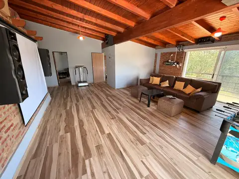 Casa 11 ambientes con 5 baños