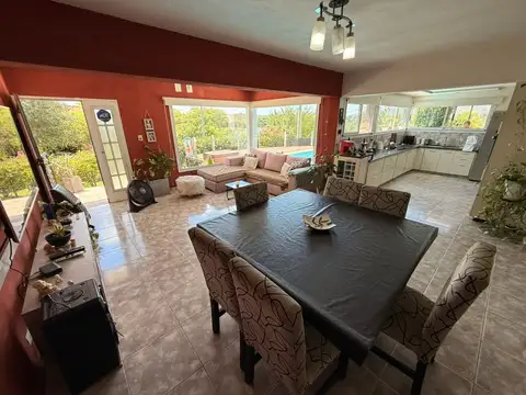 Casa en Venta con 2 cocheras