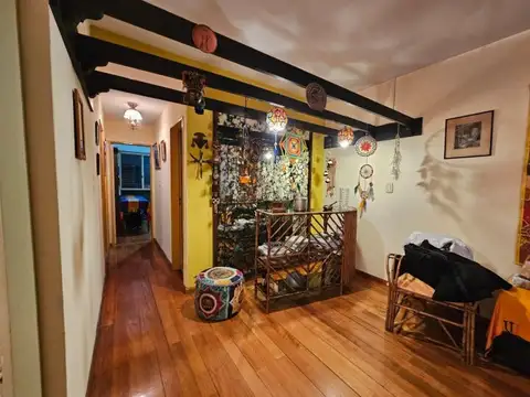 Av. Luis Güemes 462 Piso 6 Departamento B