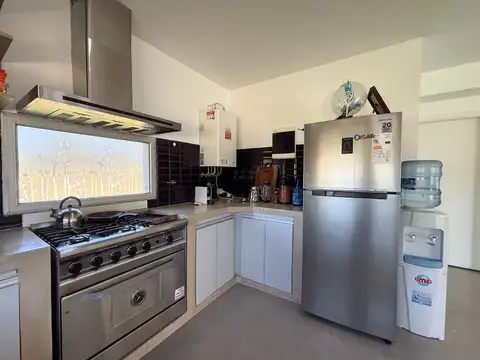 CASA EN VENTA, LA VICTORIA AREA 60, 4 DORMITORIOS