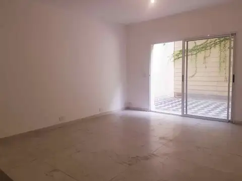 Depto Tipo Casa en Venta 70 años