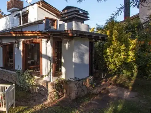 Casa en venta en B° Cordón del Plata con quincho