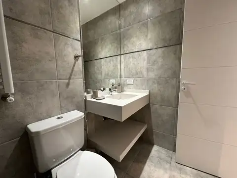 Avenida Hipólito Yrigoyen 1500