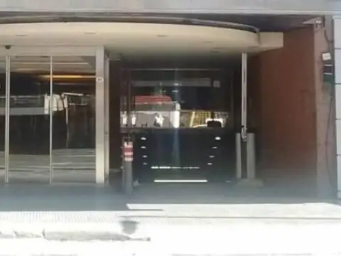 VENTA DE COCHERA CUBIERTA EN MICROCENTRO | CORRIENTES AL 800
