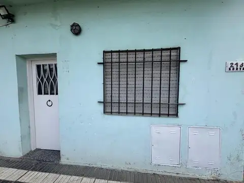 Casa en Ph al frente en venta Llavallol