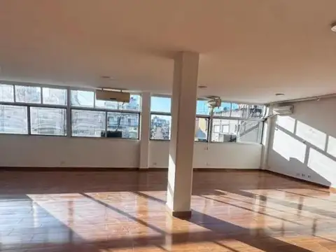 VENTA DE CUATRO AMB PISO ALTO SUPER LUMINOSO - VALE LA PENA!