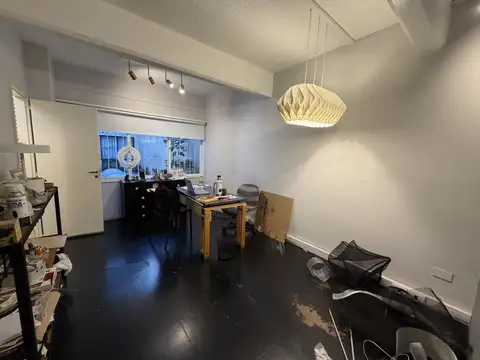 VENTA DE AMPLIA Y LUMINOSA OFICINA, RECOLETA