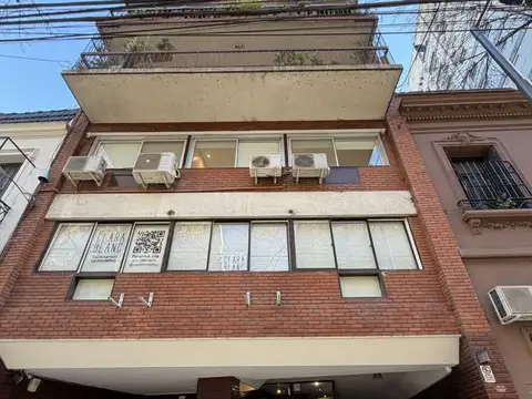 VENTA DE AMPLIA Y LUMINOSA OFICINA, RECOLETA
