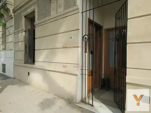 Casa 6 ambientes con 2 baños