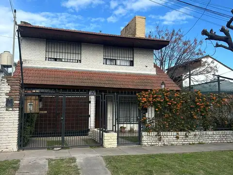 Casa - Belen De Escobar