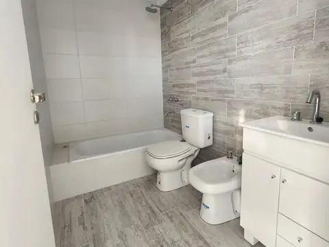 DEPARTAMENTO DE 3 AMB. CON COCHERA EN ALQUILER VILLA LUZURIAGA