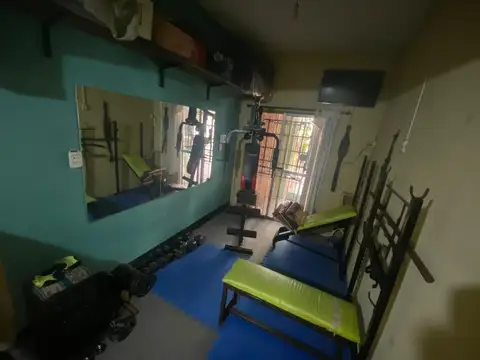 Hermoso Chalet 5 amb. + Depto en Moreno