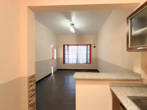 Depto Tipo Casa en Alquiler de 4 ambientes