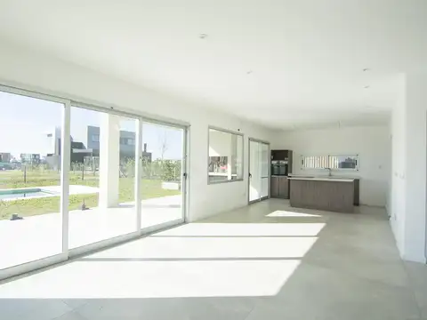 Casa en Riberas, Puertos del Lago con 4 dormitorios a estrenar