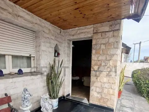 CASA EN VENTA 2 DORMITORIOS- SANFORD SANTA FE