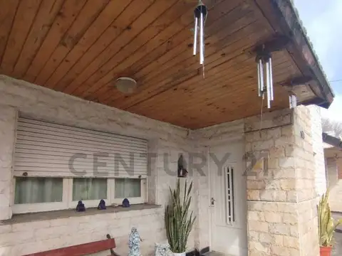 Casa 5 ambientes con 1 baño