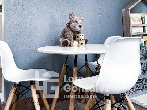 Casa en Alquiler con 2 cocheras