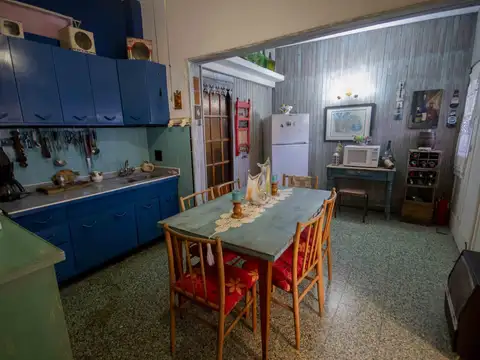 Casa 6 ambientes con 3 baños