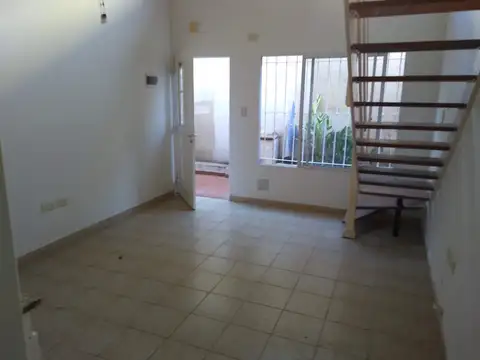 PH 2 AMBIENTES TIPO LOFT. EN ALQUILER EN 2 PLANTAS. EN CASEROS.