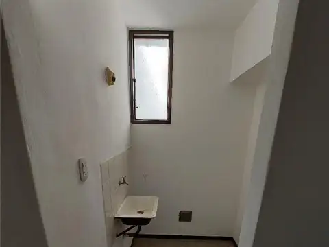 VEDIA 100, Piso 1