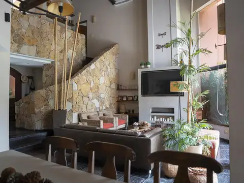 Casa colonial el venta en barrio Champagnat, Estancias del Pilar