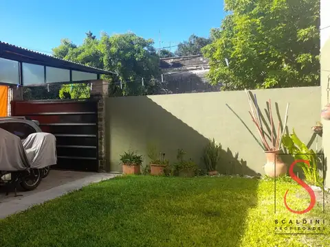 Casa en Venta con 1 cochera