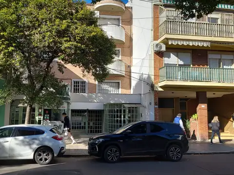 2 ambientes con cochera en zona comercial de Florida muy cerca de Estación Florida Mitre.