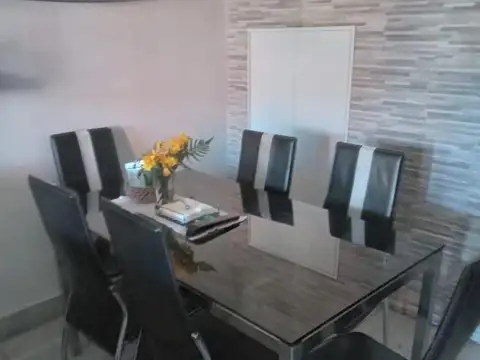 Casa 6 ambientes con 3 baños