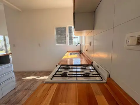 Casa 6 ambientes con 2 baños