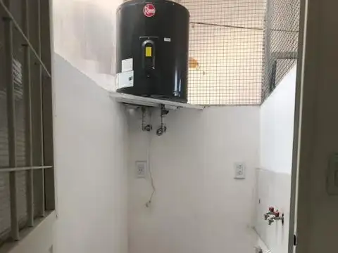 Olivos Amplio Monoambiente con Patio