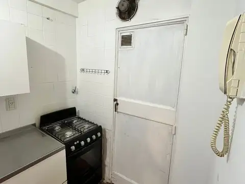 Departamento 2 ambientes con patio.