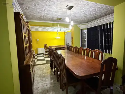 Casa 5 ambientes con 3 baños