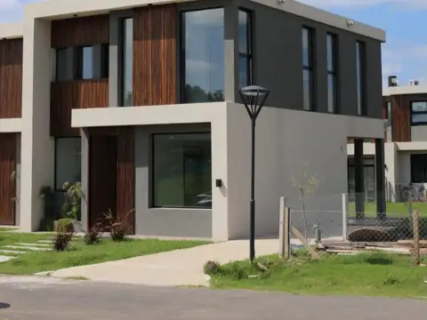 HERMOSO DUPLEX ESTILO TOWN HOUSE EN ALQUILER
